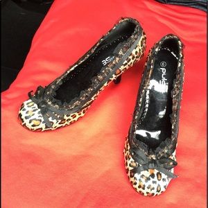 New Pulse animal print lace ruffle 4” heels Sz. 6